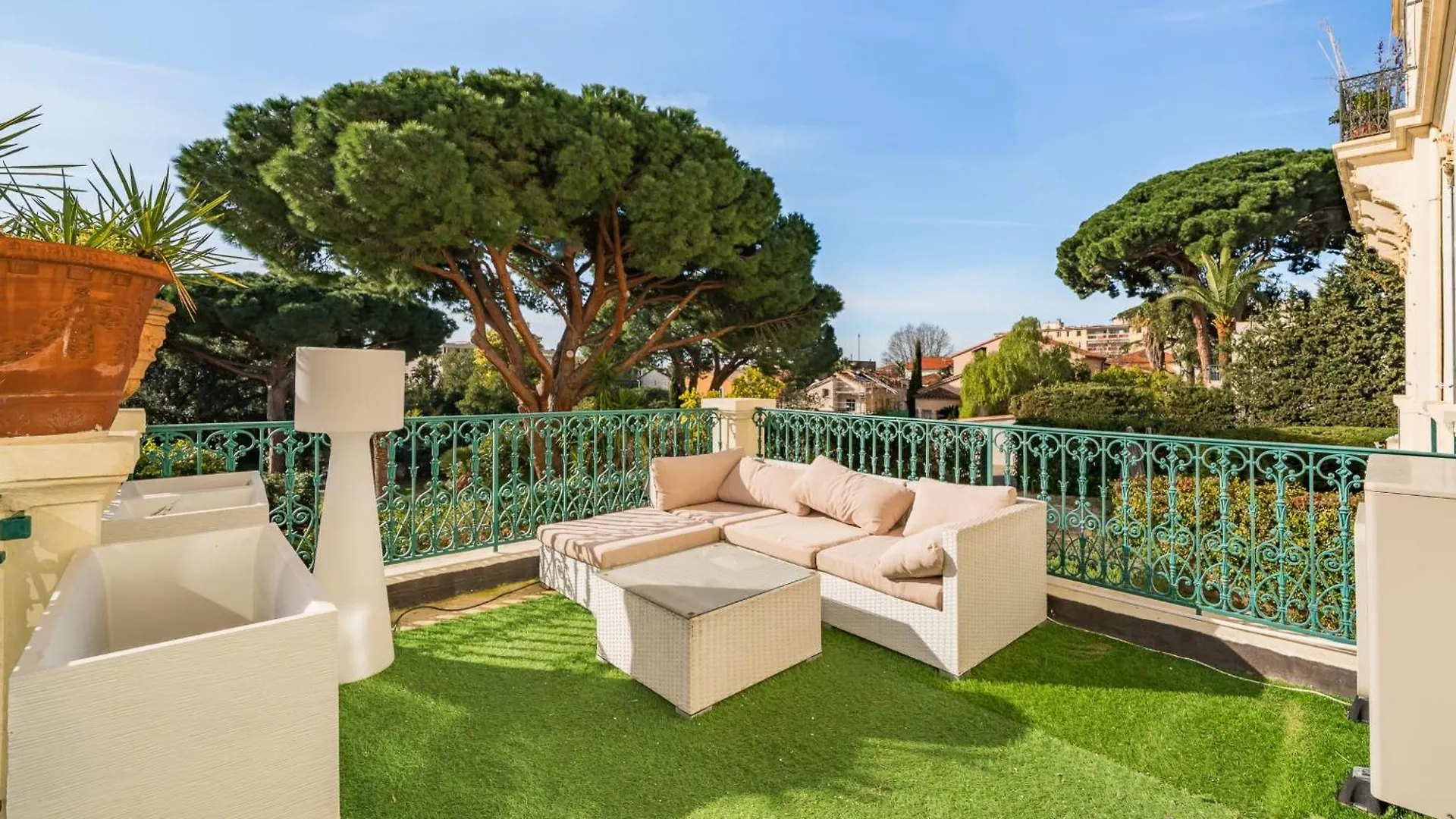 Prestige Cannes Alexandre III Terrace 2Bdr By B'Your Home
