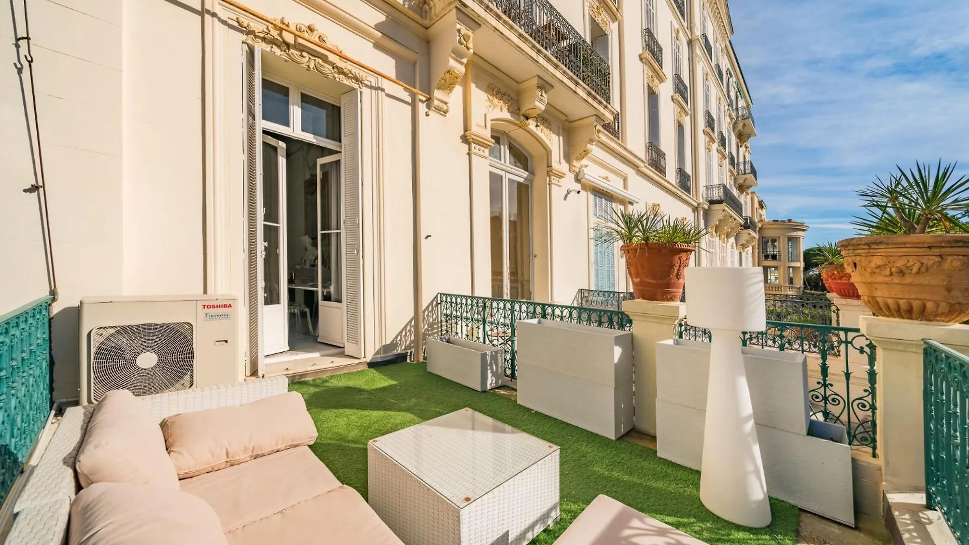 Prestige Cannes Alexandre III Terrace 2Bdr By B'Your Home Apartment